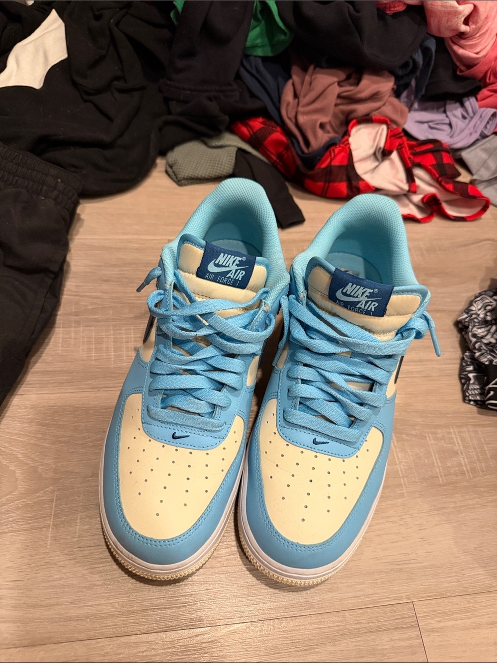 Nike men’s Air Force 1 Low - Light Blue & Cream